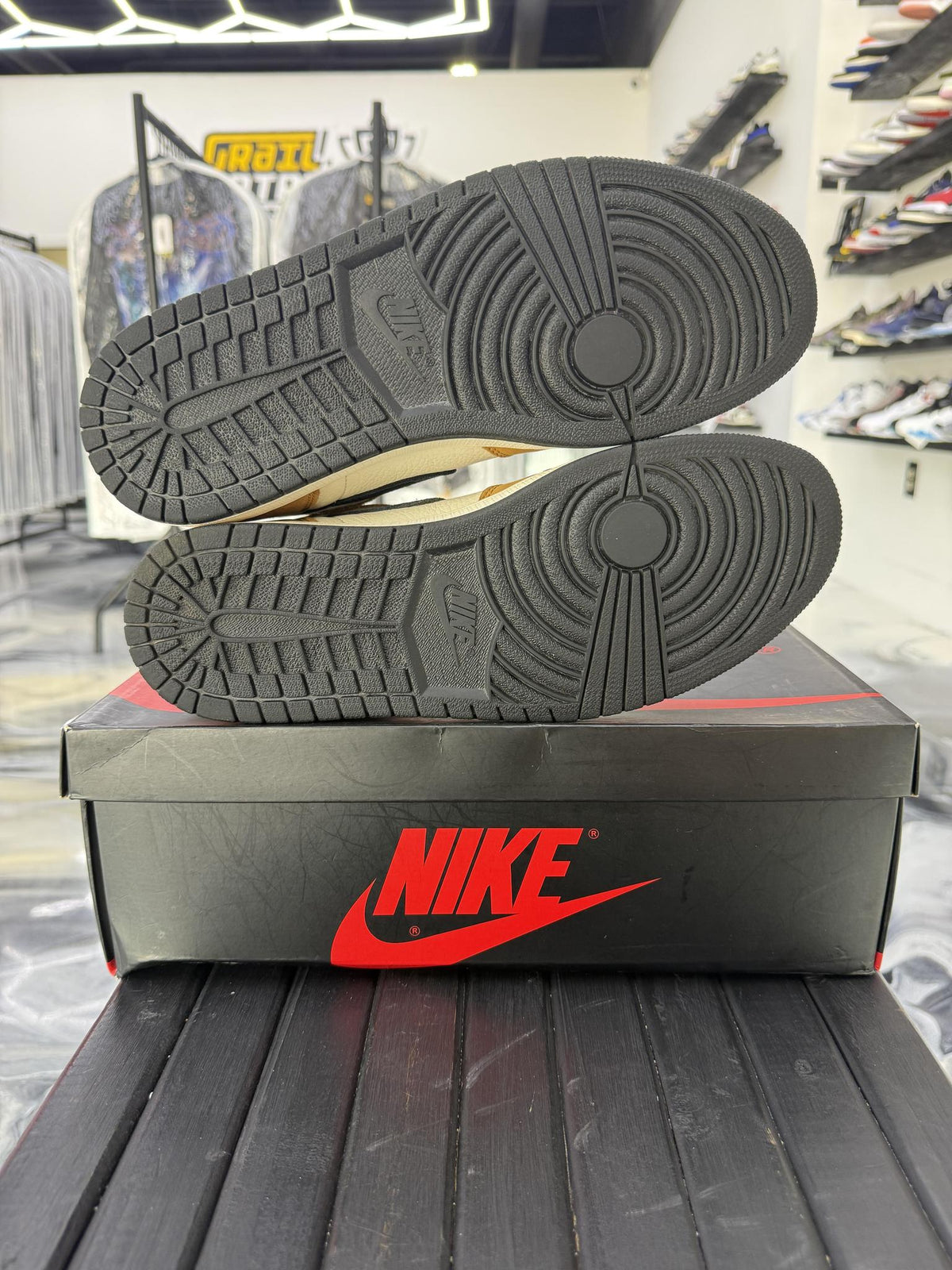 Jordan 1 "Rookie Of The Year" Used Size 11