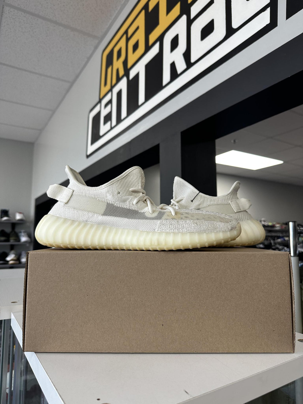 Adidas Yeezy 350 V2 "Bone" Used Size 10