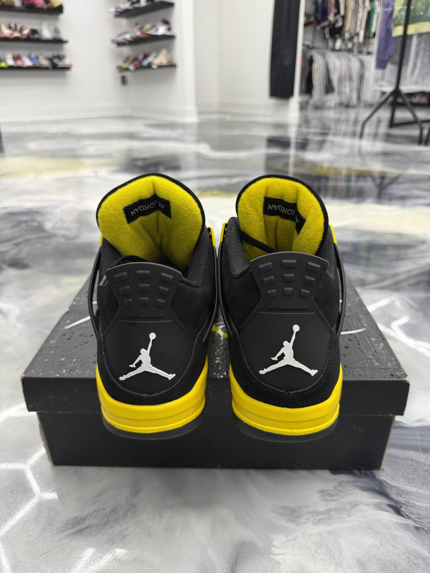 Jordan 4 "Thunder" Used Size 12