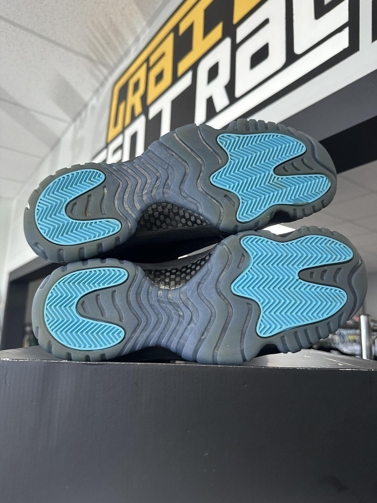 Jordan 11 Gamma Used