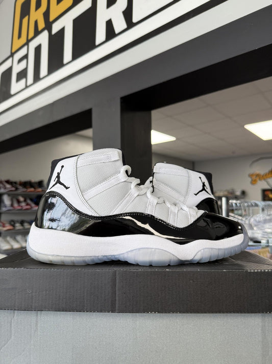 Jordan 11 "Concord" Used Size 7Y/8.5W