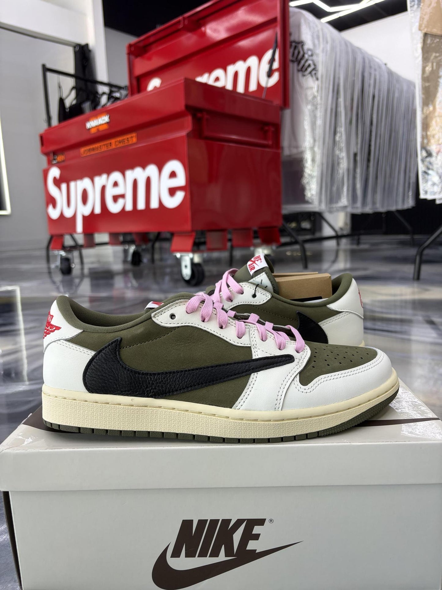 Jordan 1 Low X Travis Scott "Medium Olive" Used Size 9
