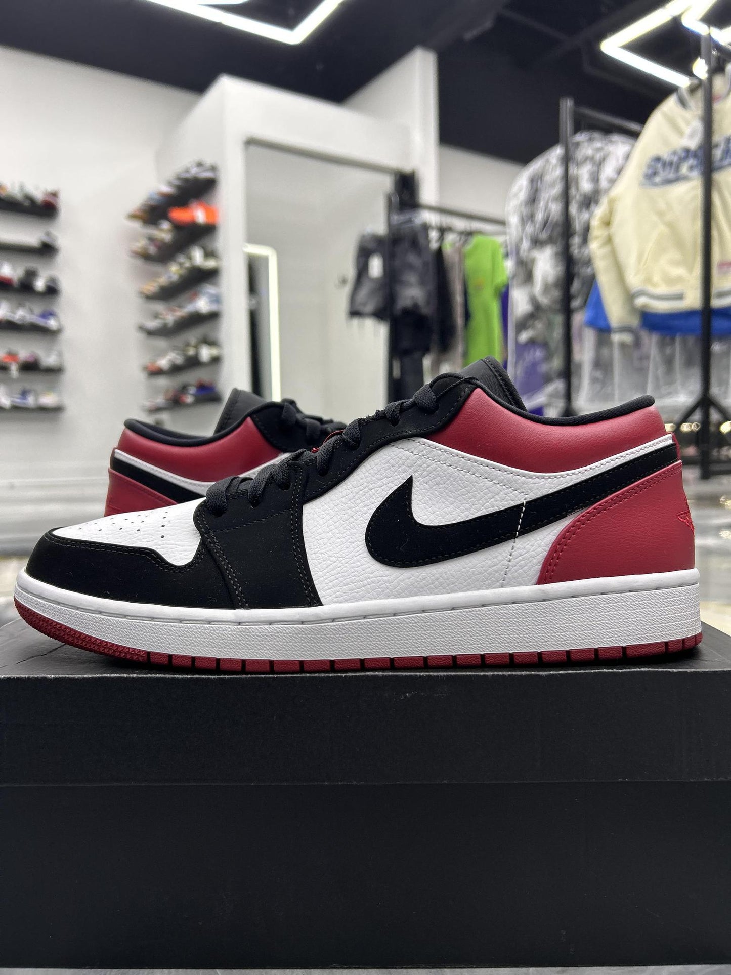 Jordan 1 Low "Black Toe" Used Size 12