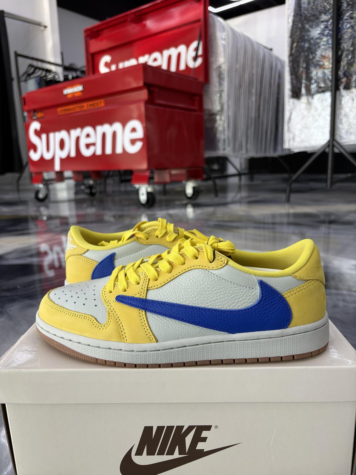 Jordan 1 Low x Travis Scott "Canary" Used Size 7.5M/9W