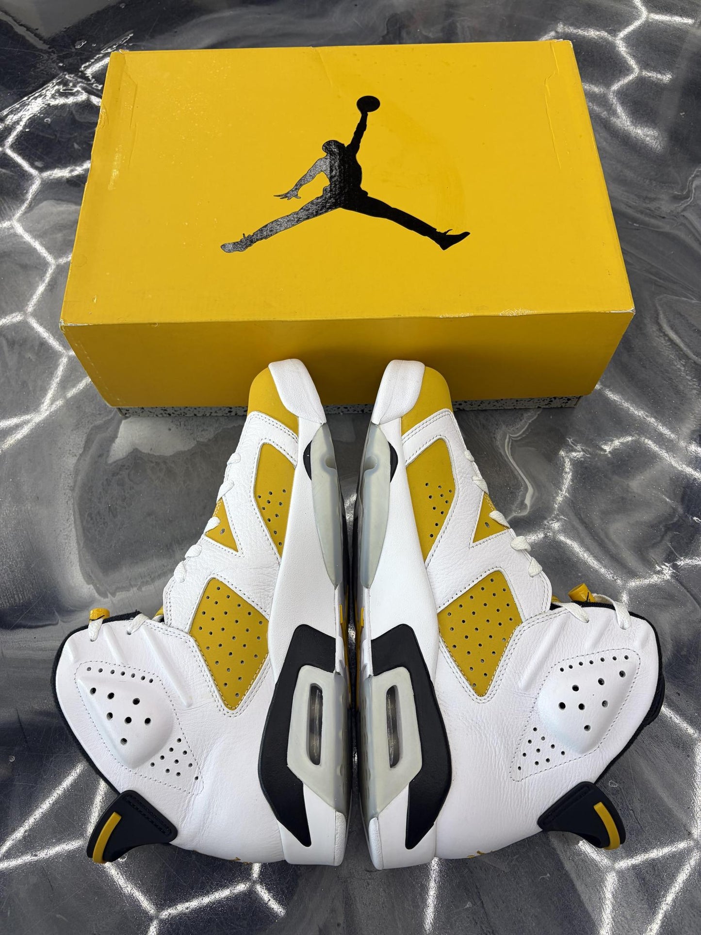 Jordan 6 "Yellow Ochre" Used Size 11.5