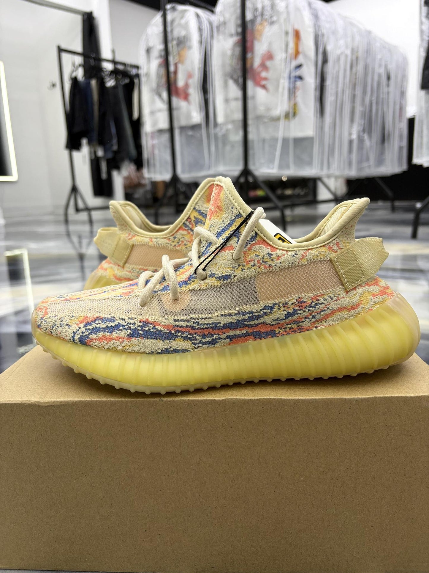 Yeezy 350 V2 "Mx Oat" Used Size 6Y/7.5W