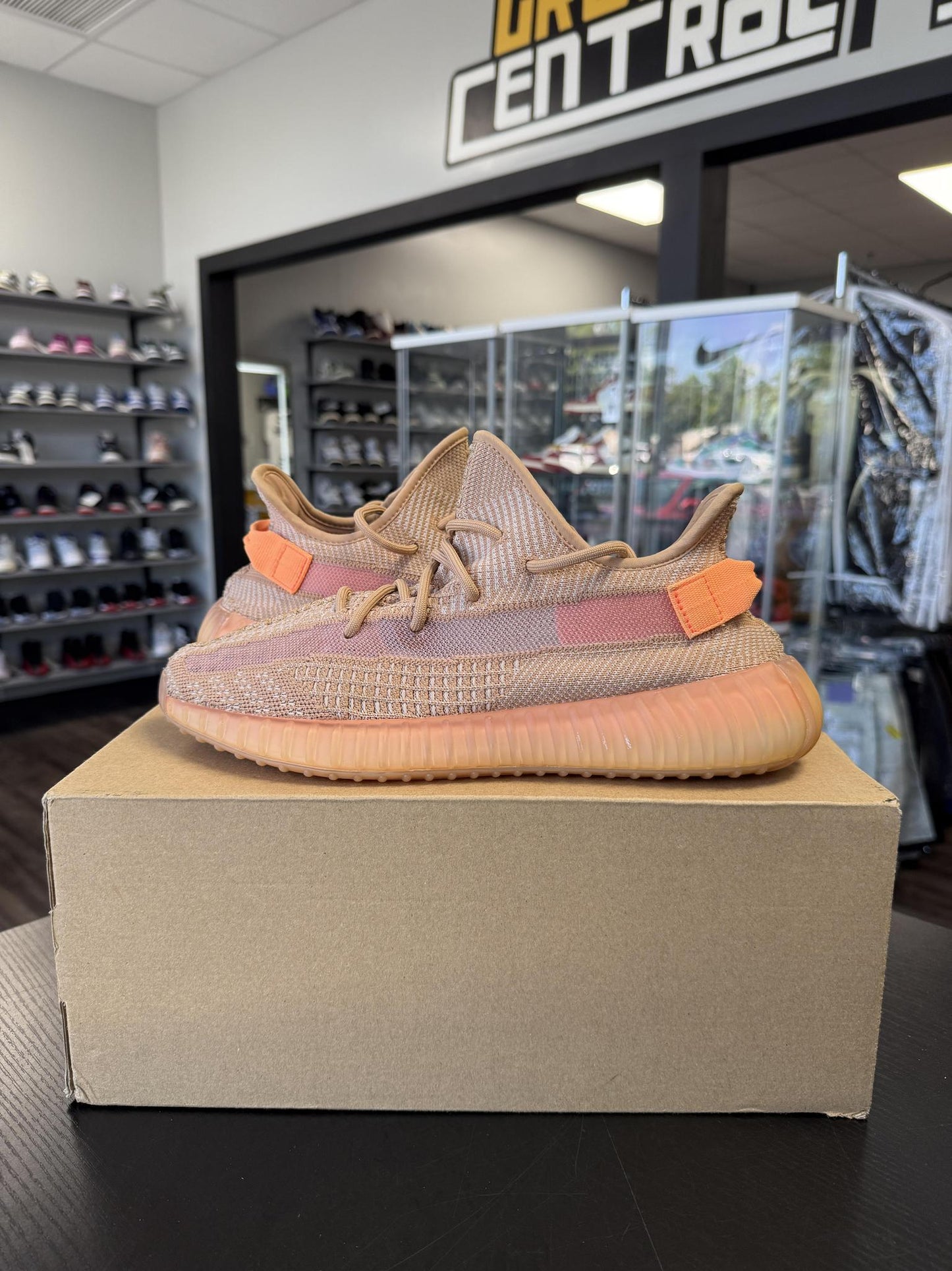 Yeezy 350 V2 "Clay" Used Size 10