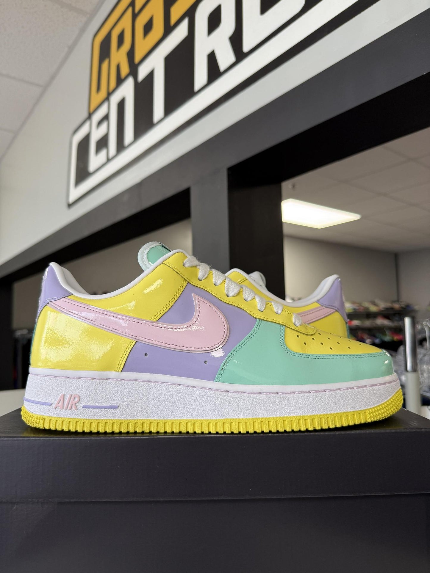 Nike AF1 Low "Easter" Used Size 10