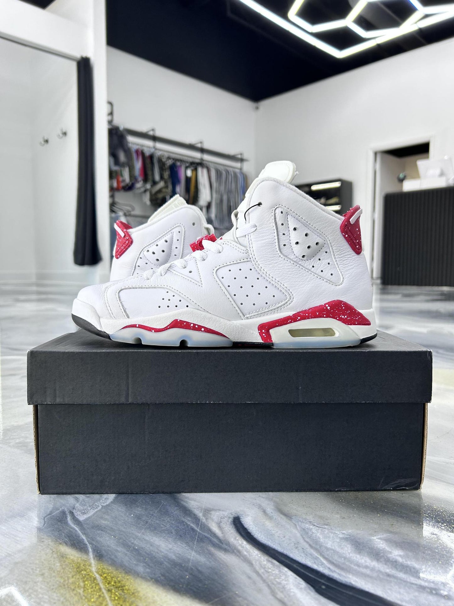 Jordan 6 "Red Oreo" Used Size 6.5Y/8W
