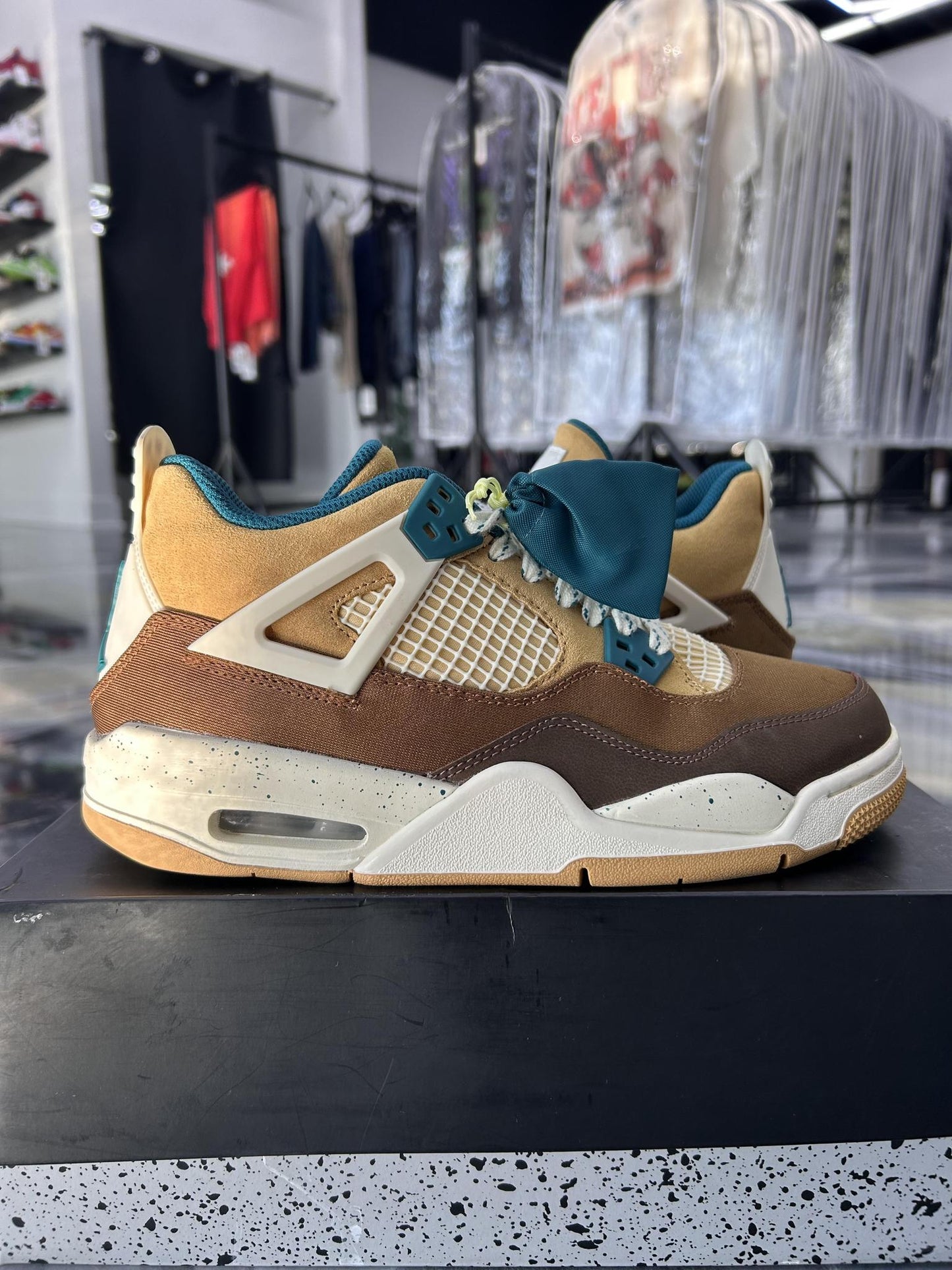 Jordan 4 "Cacao Wow" Used Size 7Y/8.5W