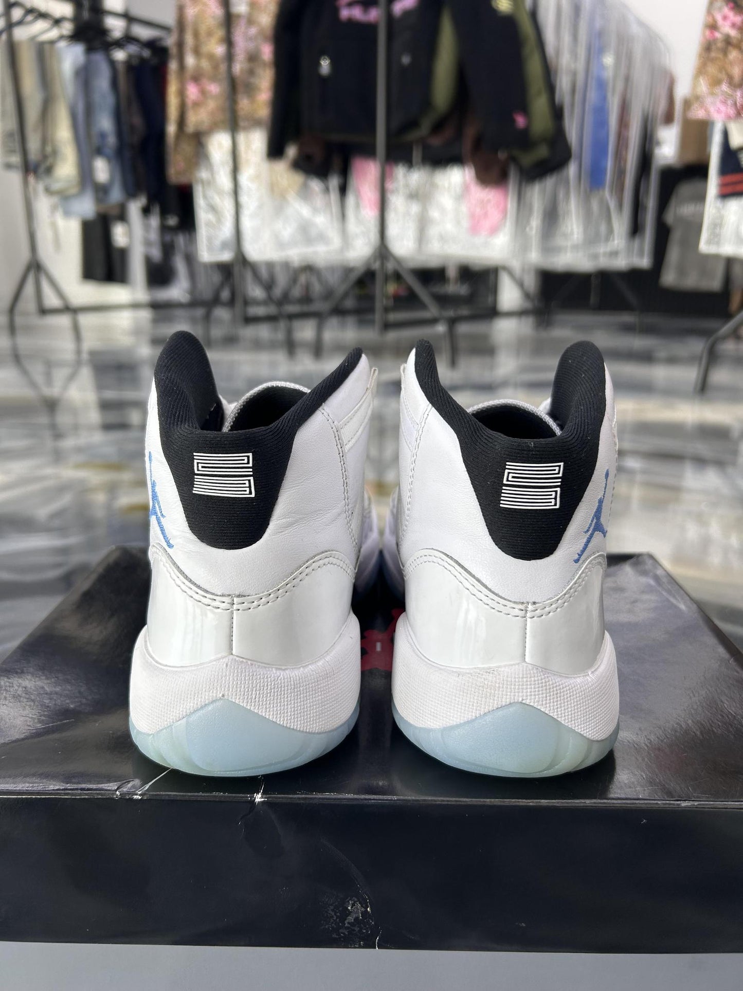 Jordan 11 "Legend Blue" Used Size 6.5Y/8W
