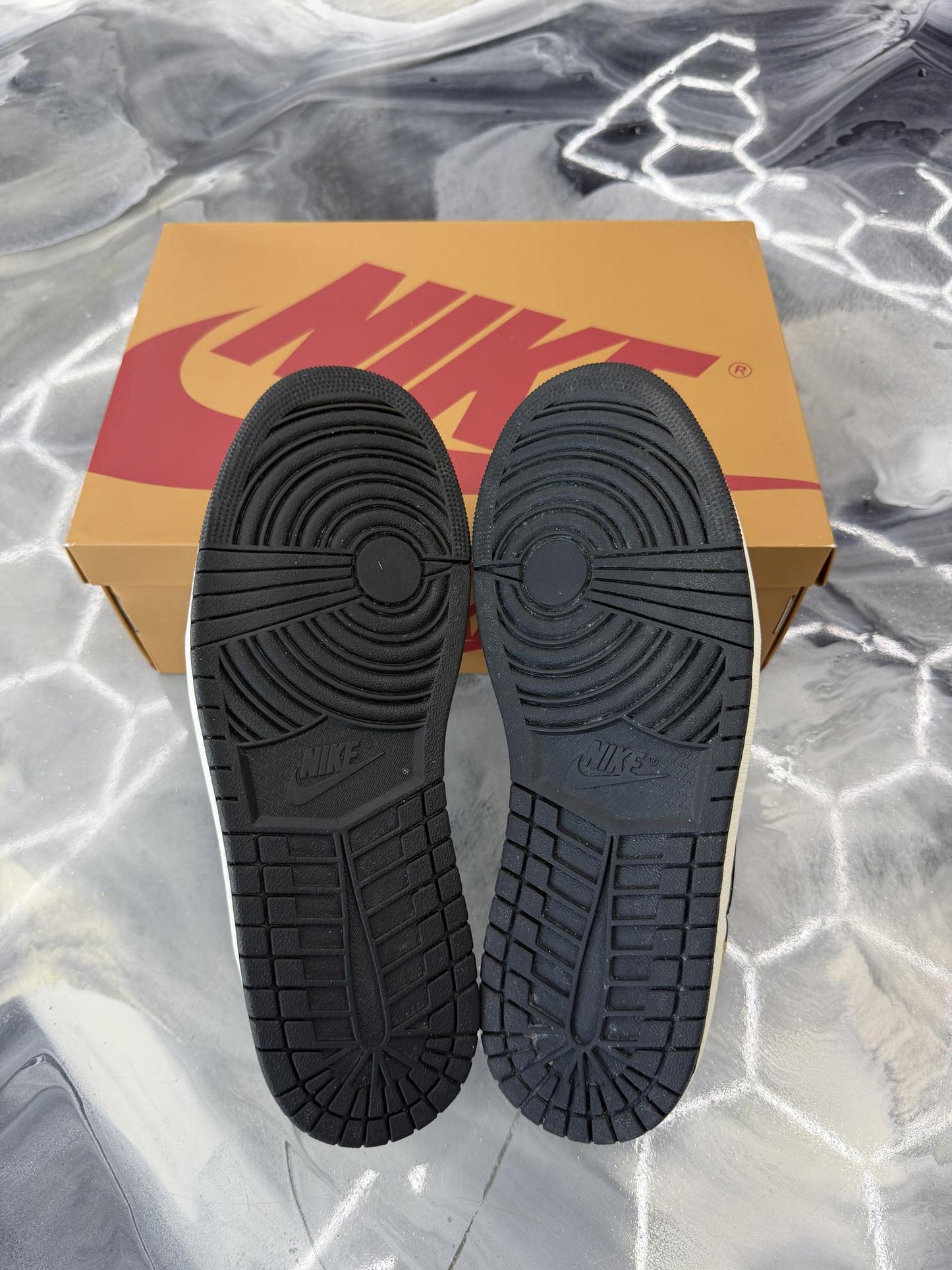 Jordan 1 Low "Rookie Of The Year" Used Size 10.5