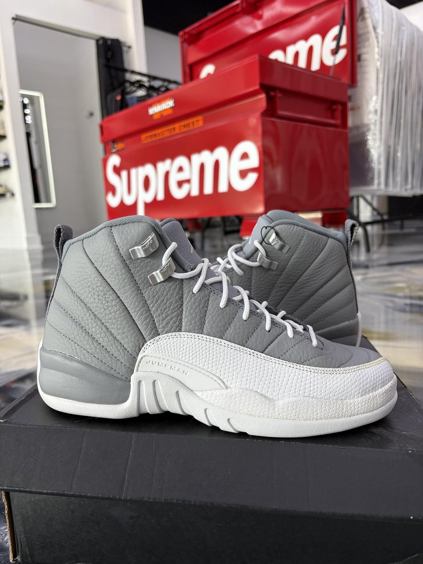 Jordan 12 "Stealth" Used Size 7Y/8.5W