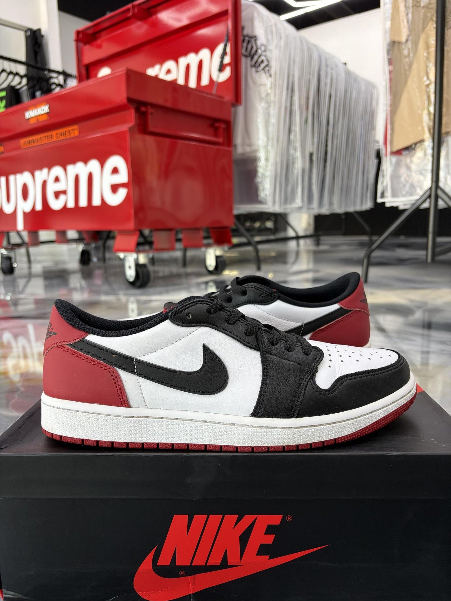 Jordan 1 Low "Black Toe" Used