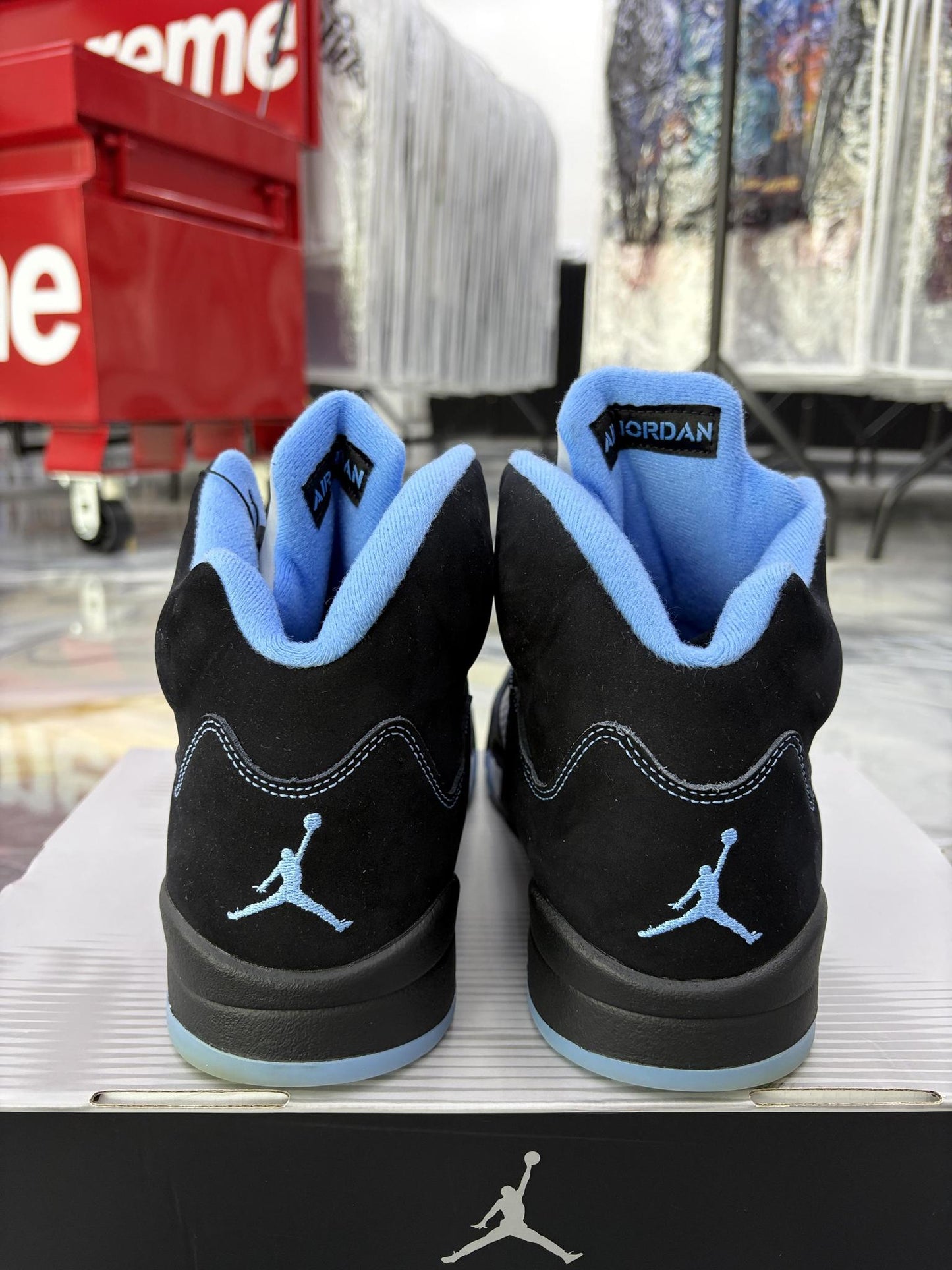 Jordan 5 "Black University Blue" Used Size 10