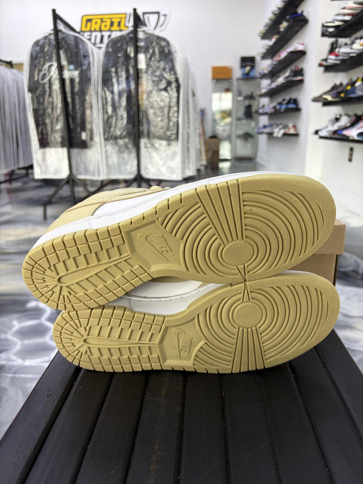 Nike Dunk Low "Team Gold" Used Size 9