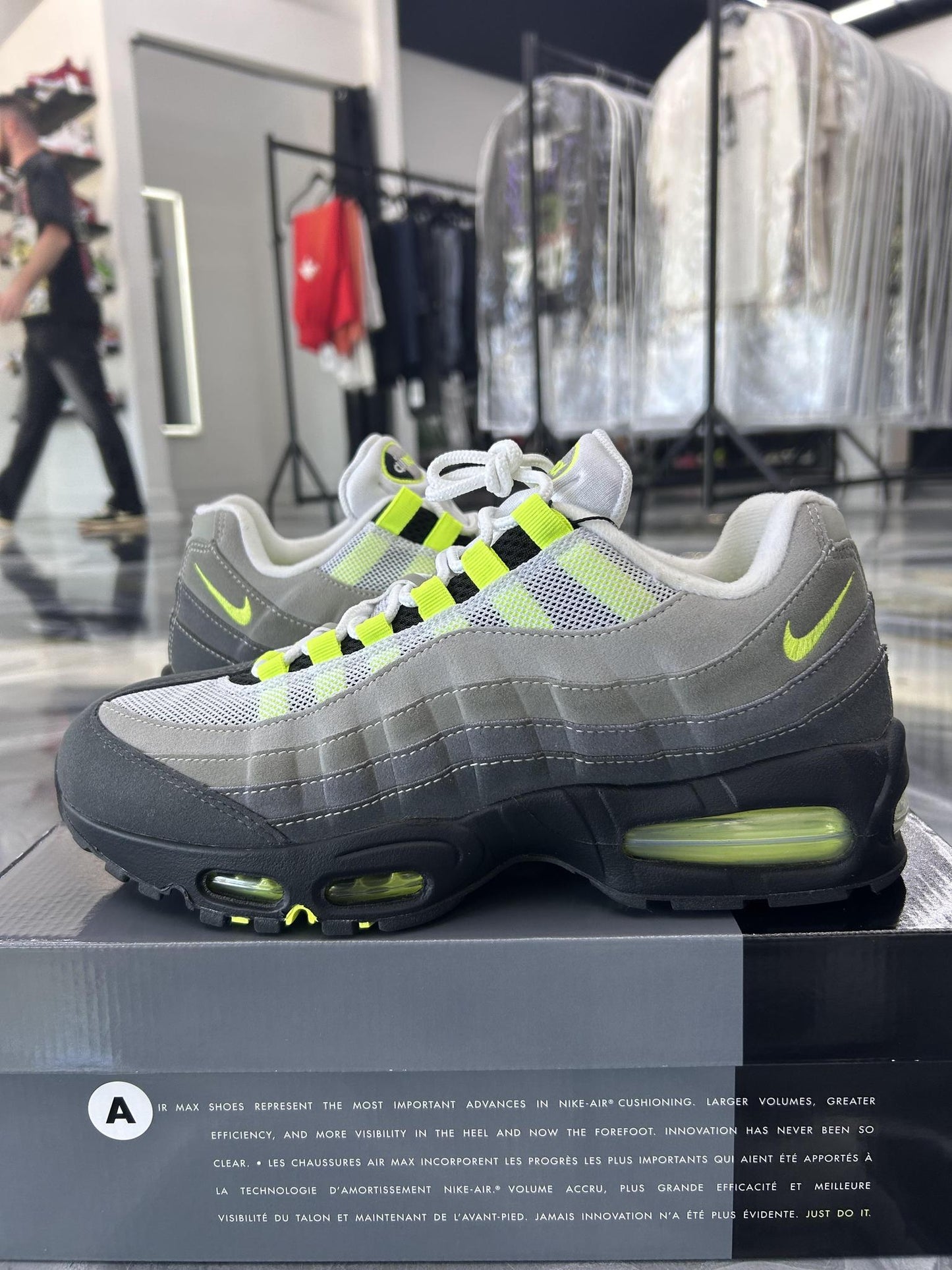 Nike Air Max 95 "Neon" Used Size 9.5