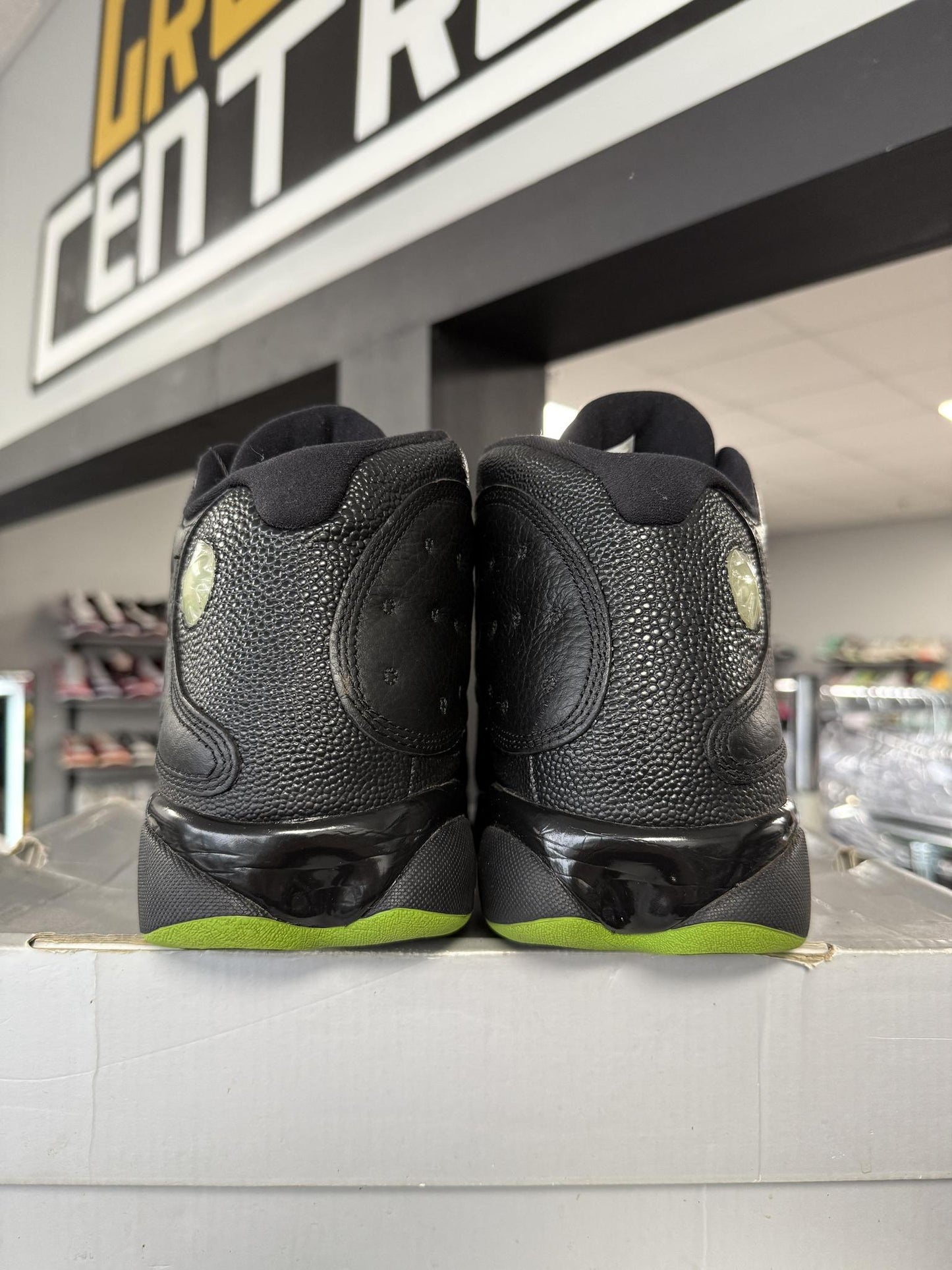 Jordan 13 "Atmosphere" Used Size 10.5