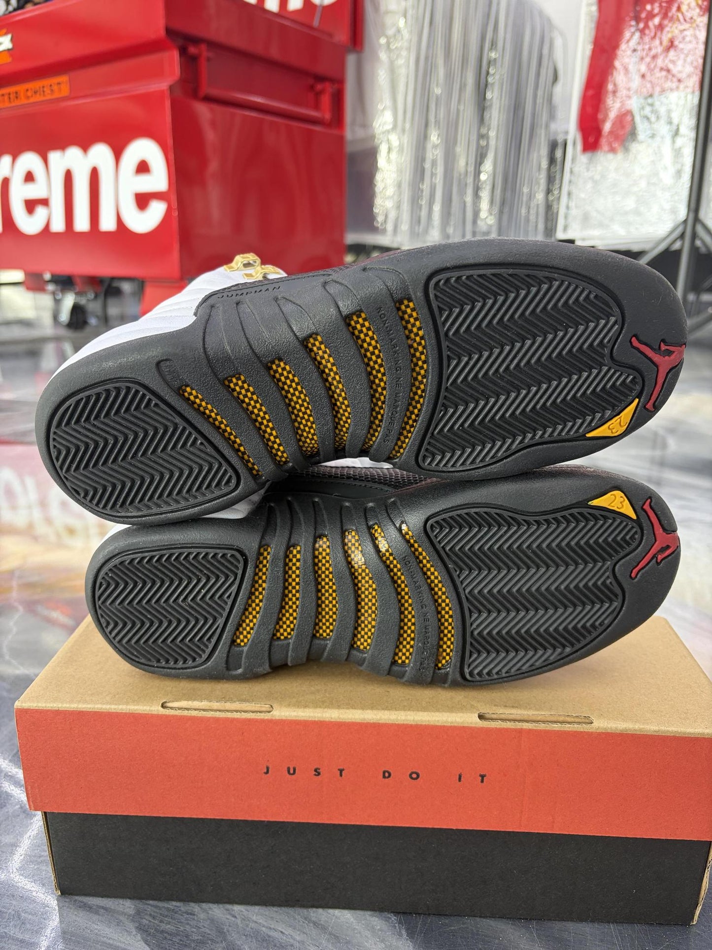 Jordan 12 "Taxi" Used Size 7Y/8.5W
