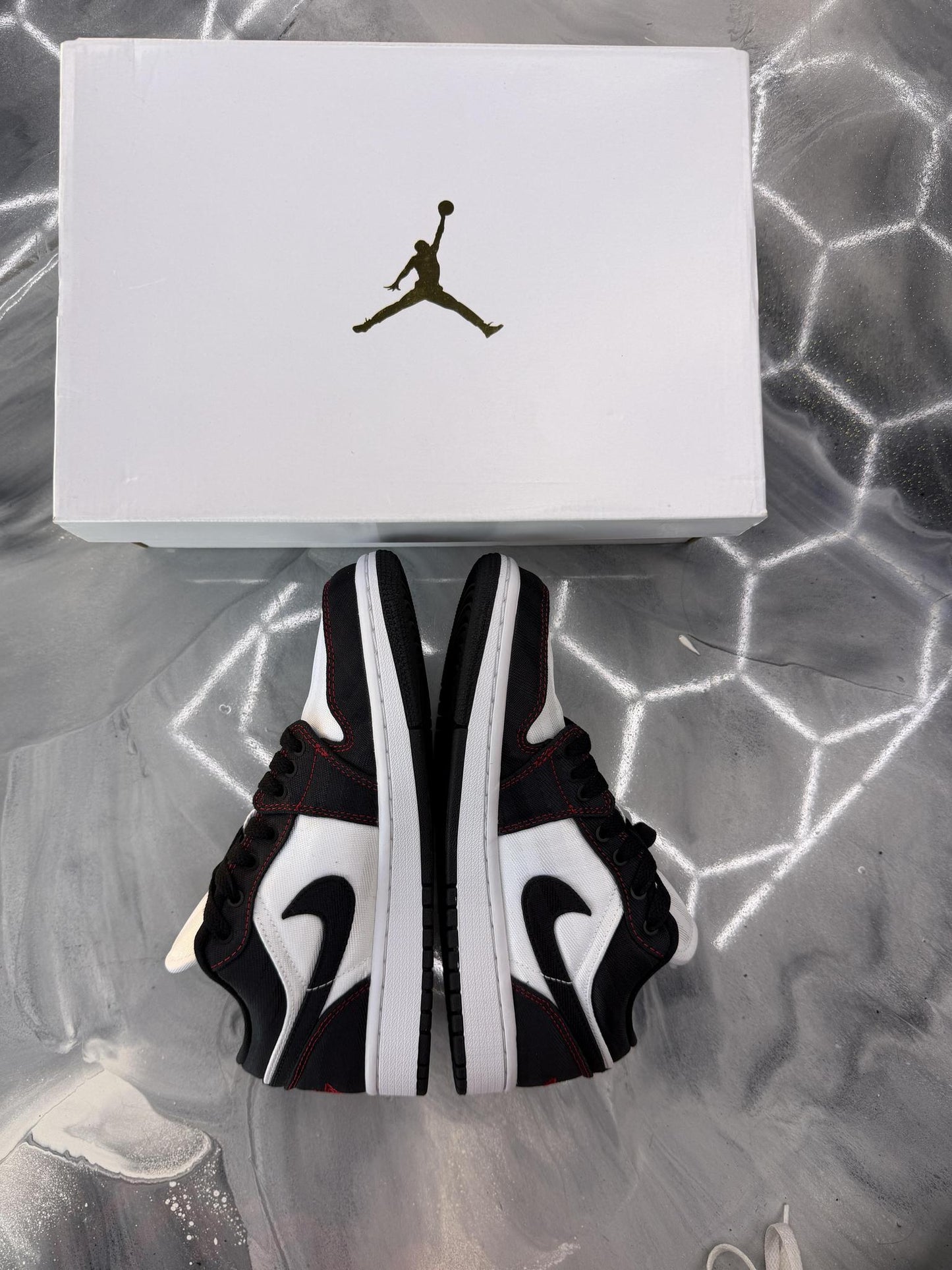 Jordan 1 Low Utility "White Black" Used Size 6Y/7.5W