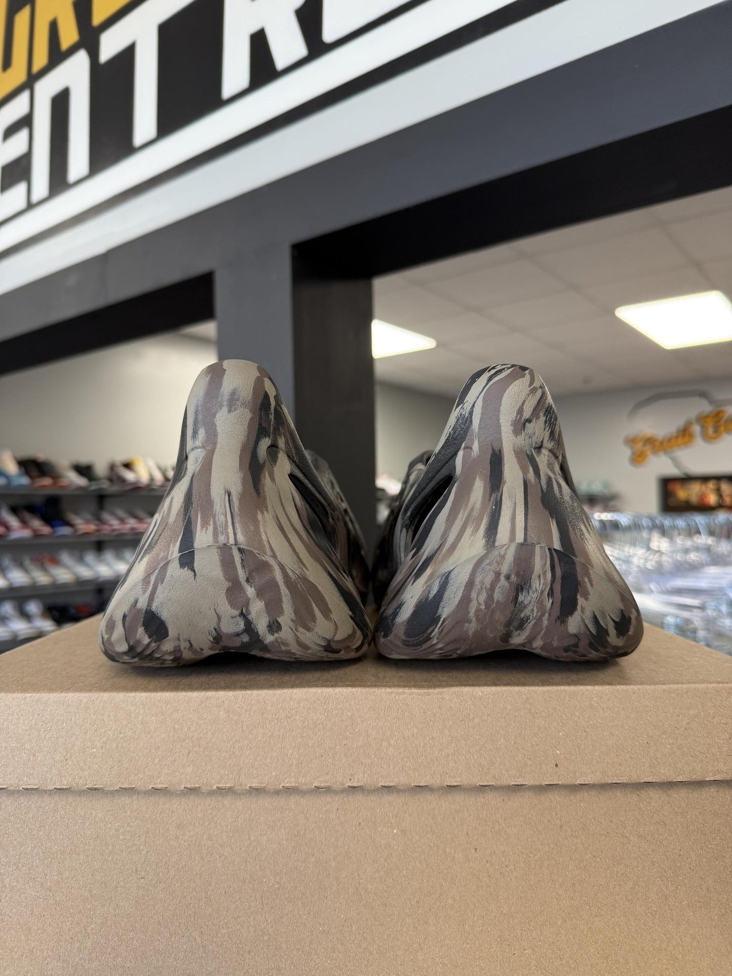 Yeezy Foam RNNR "MX Cinder" Used Size 14