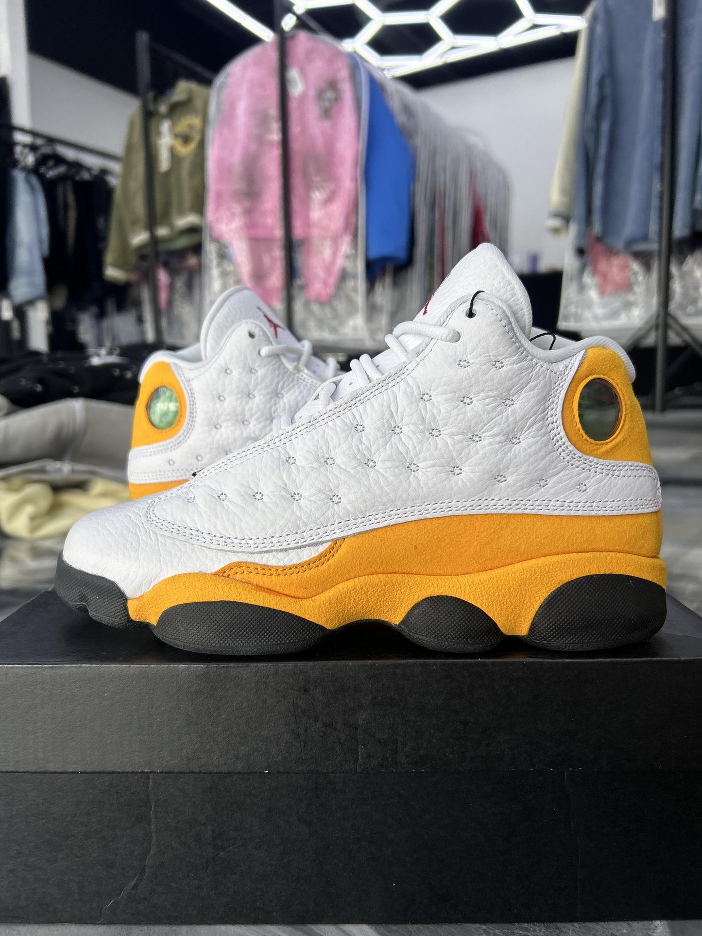 Jordan 13 "Del Sol" Used Size 6Y/7.5W