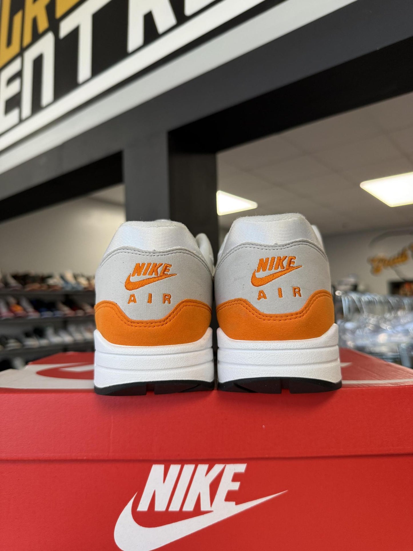 Nike AM1 "Anniversary Orange" Used Size 9