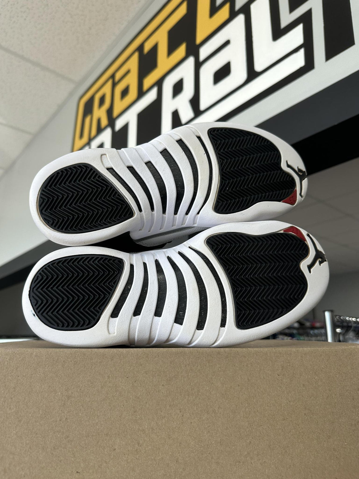 Jordan 12 "Playoff" Used Size 8