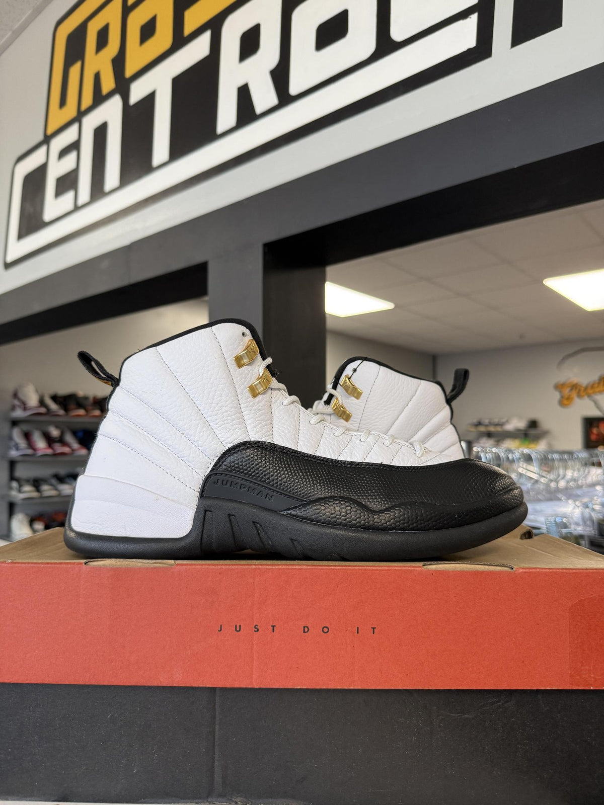 Jordan 12 "Taxi" Used Size 10.5