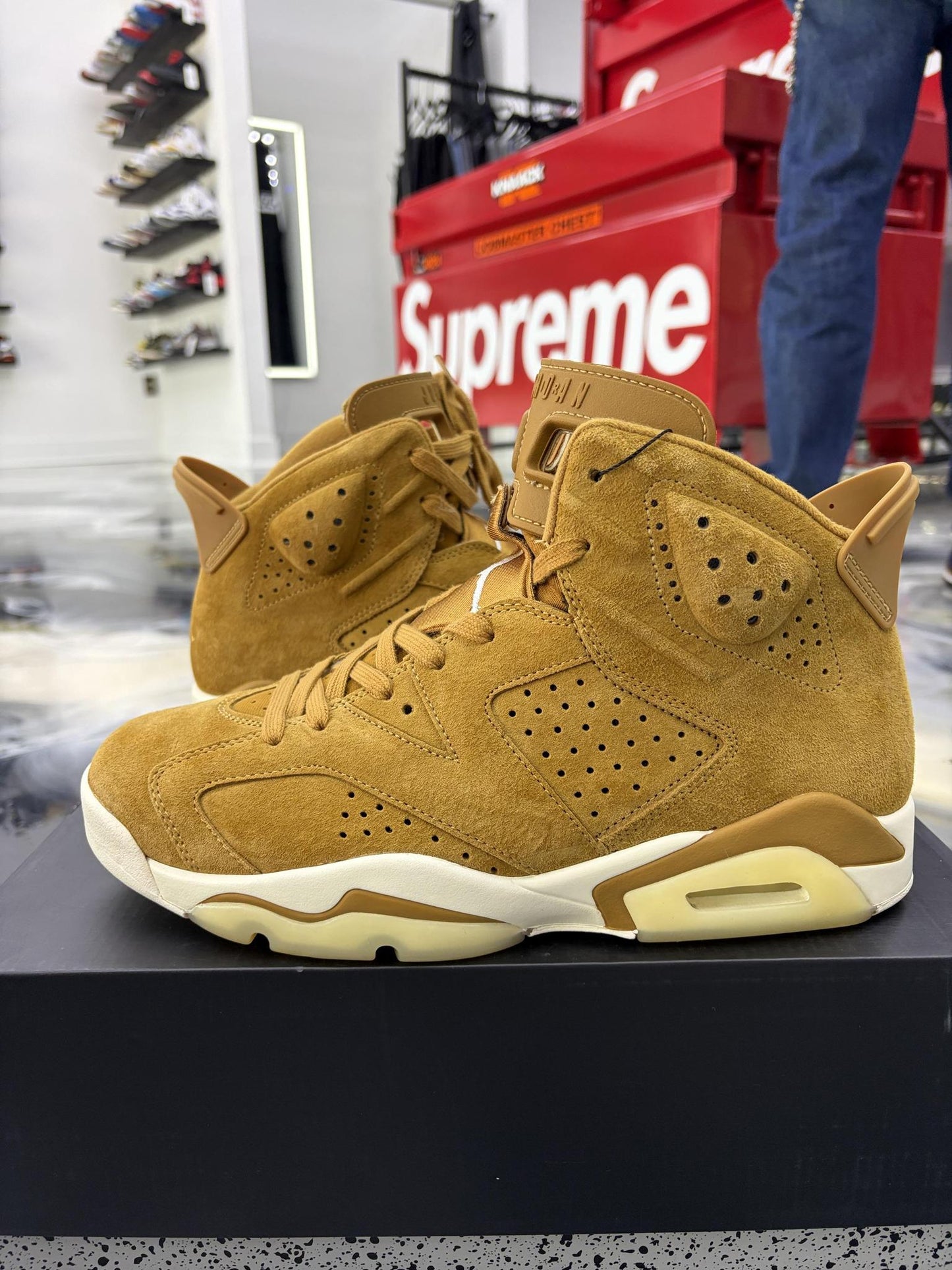 Jordan 6 "Wheat" Used Size 9.5