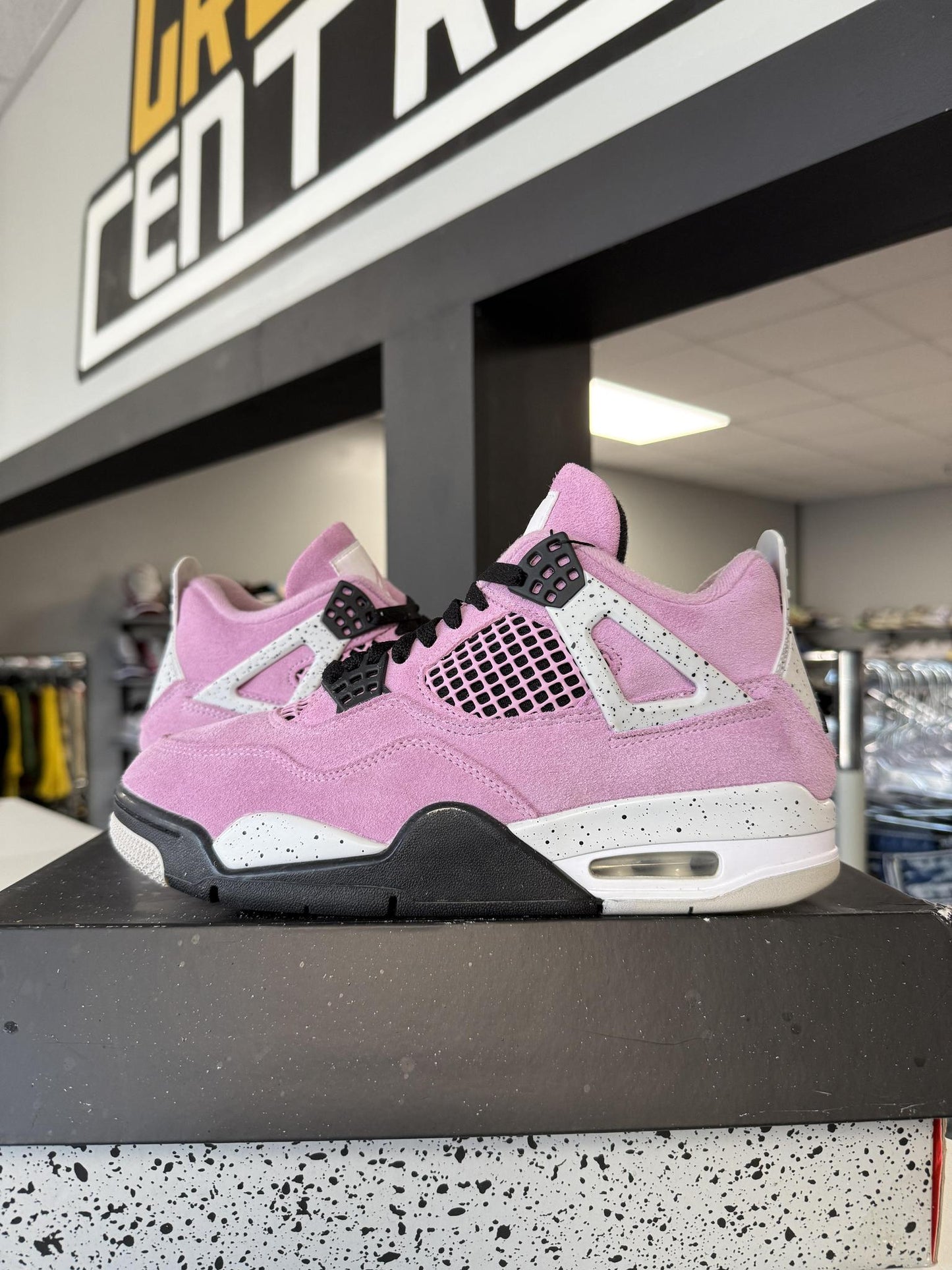 Jordan 4 "Orchid Pink" Used Size 6.5Y/8W