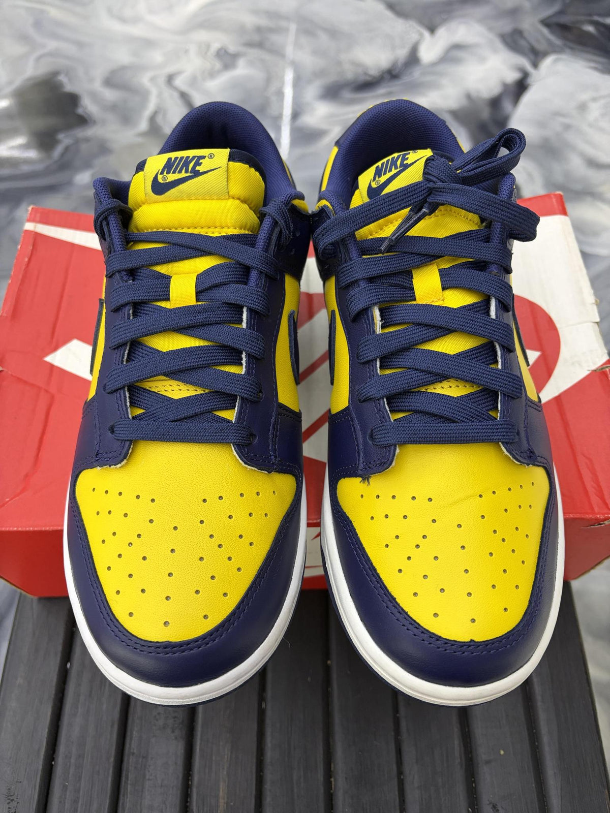 Nike Dunk Low "Michigan" Used Size 8.5