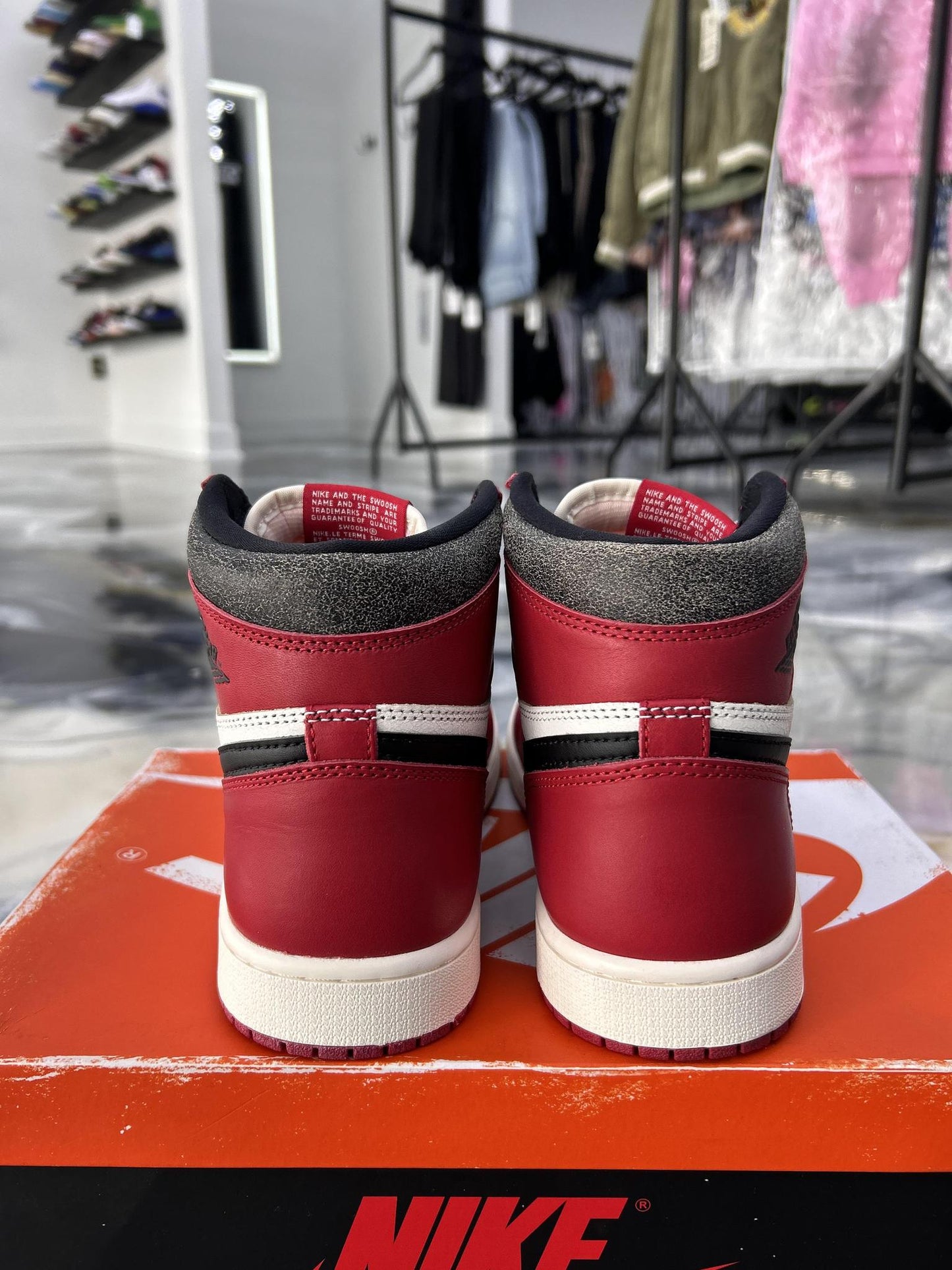 Jordan 1 "Lost & Found Chicago" Used Size 9