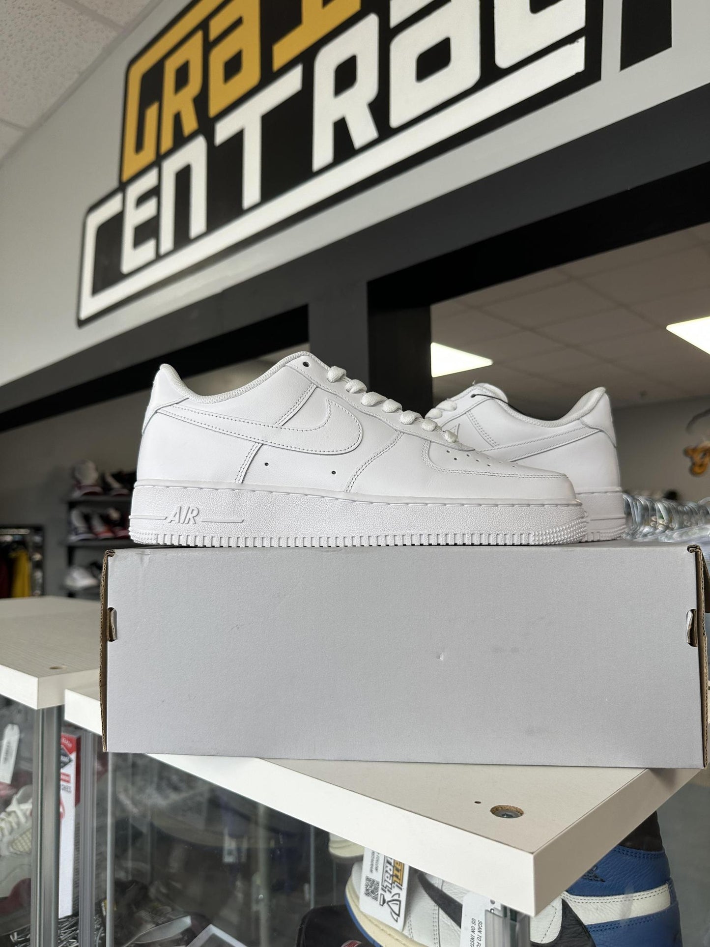 Nike Air Force 1 Low "White" Size 10