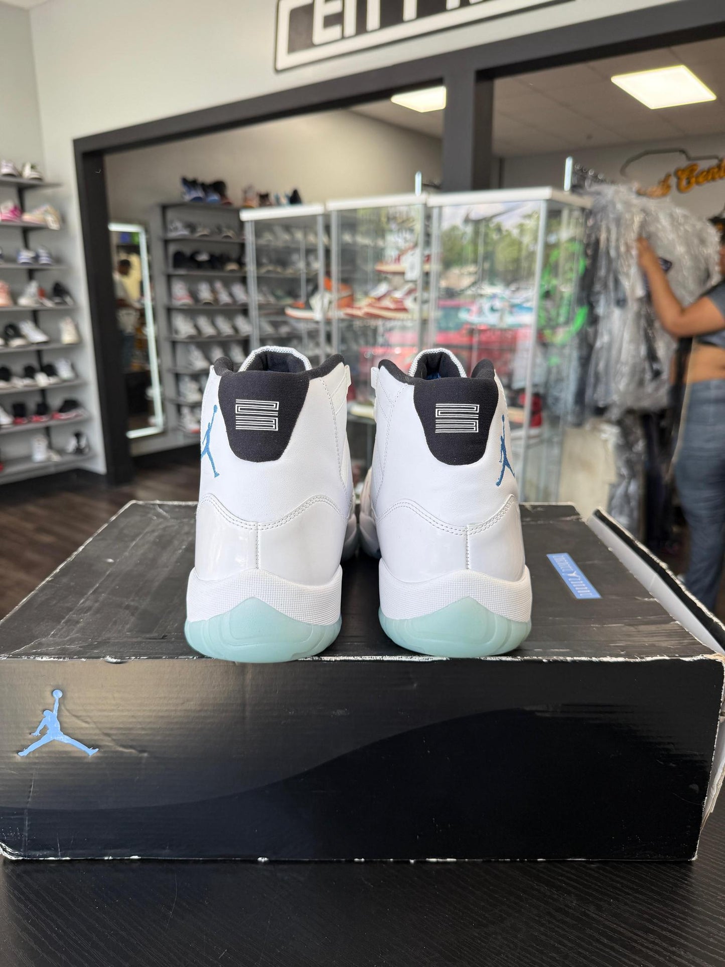 Jordan 11 "Legend Blue (2014)" Used Size 14