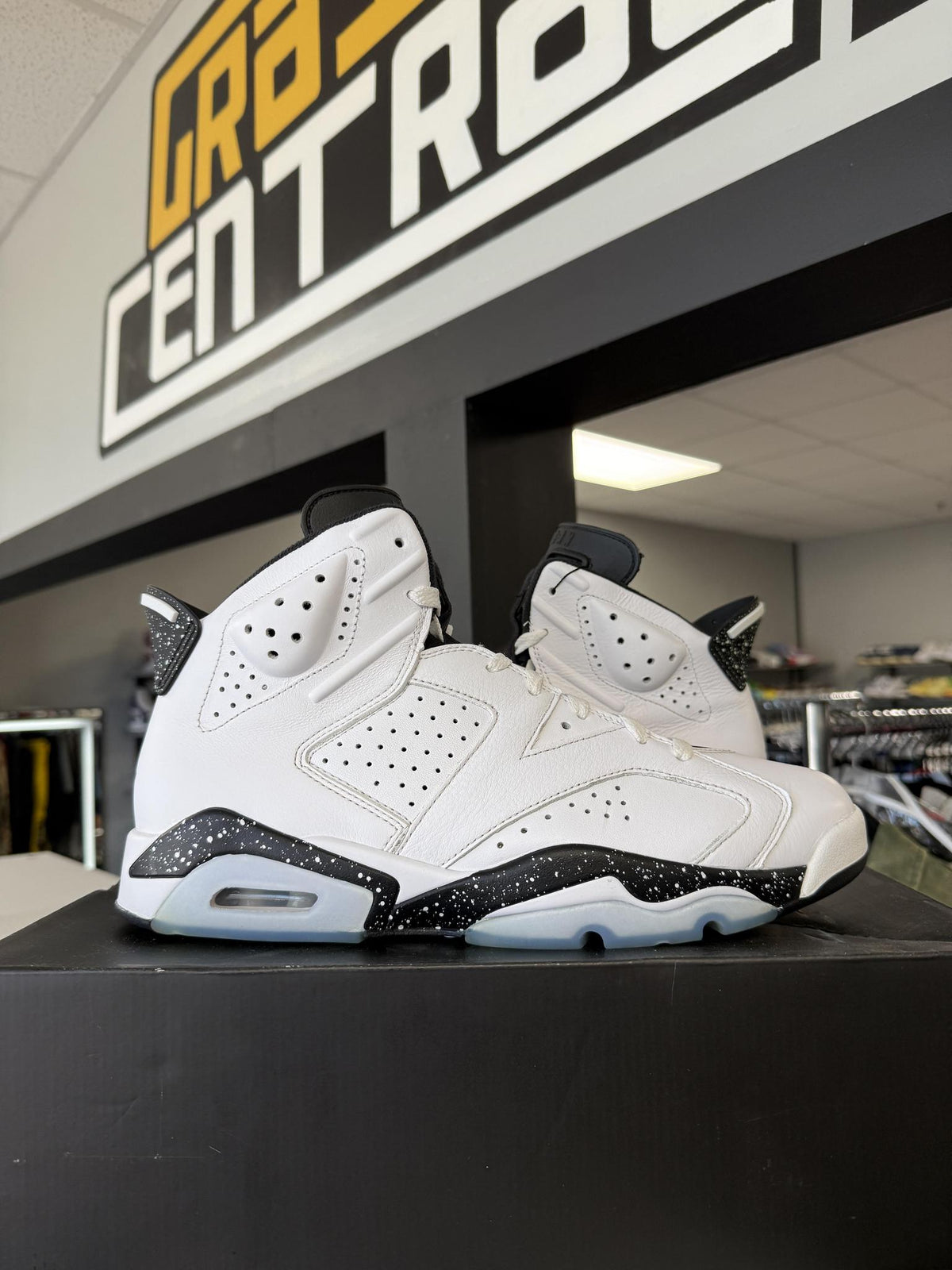 Jordan 6 "Reverse Oreo" Used Size 12