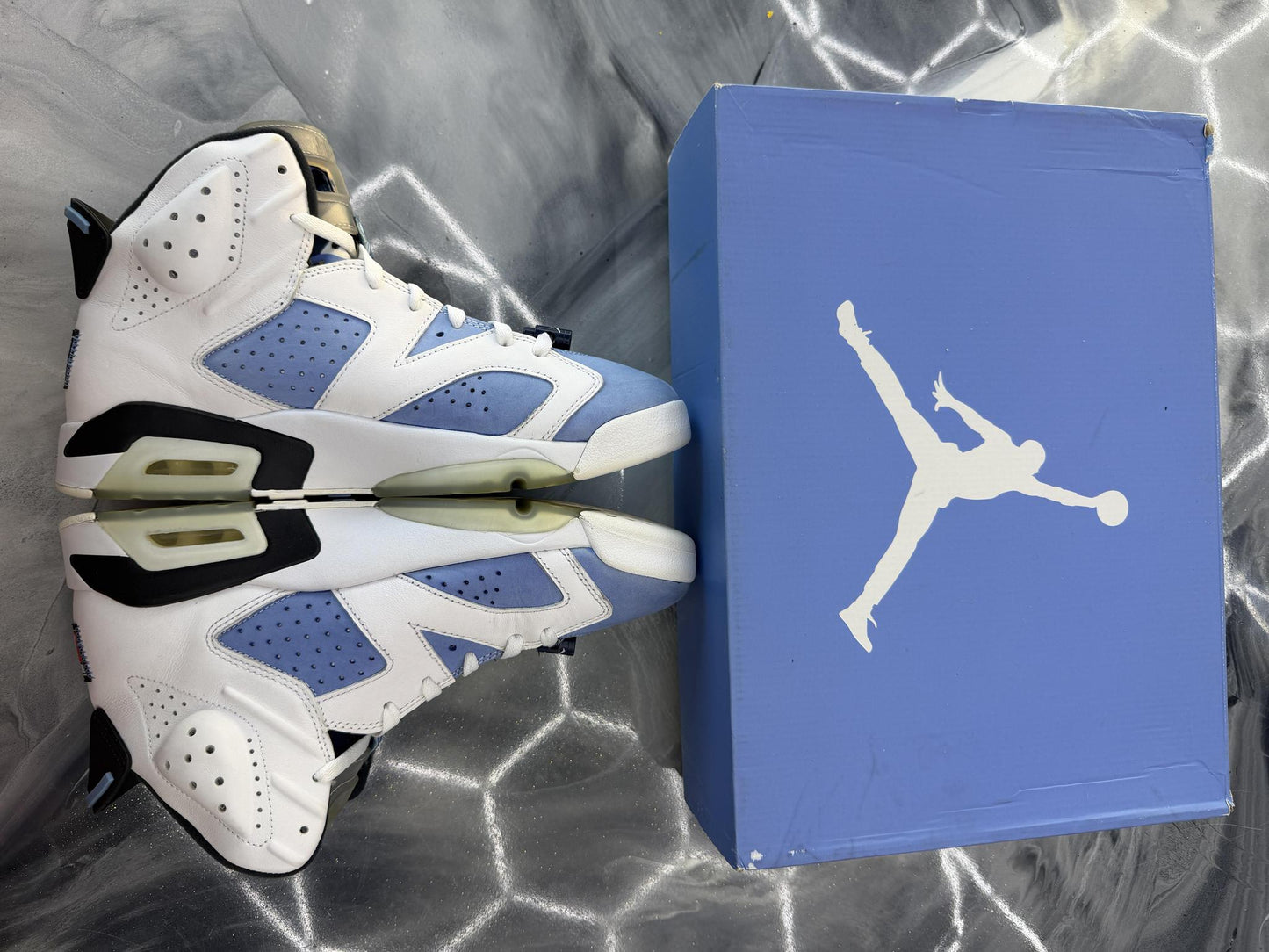Jordan 6 "UNC" Used Size 11.5