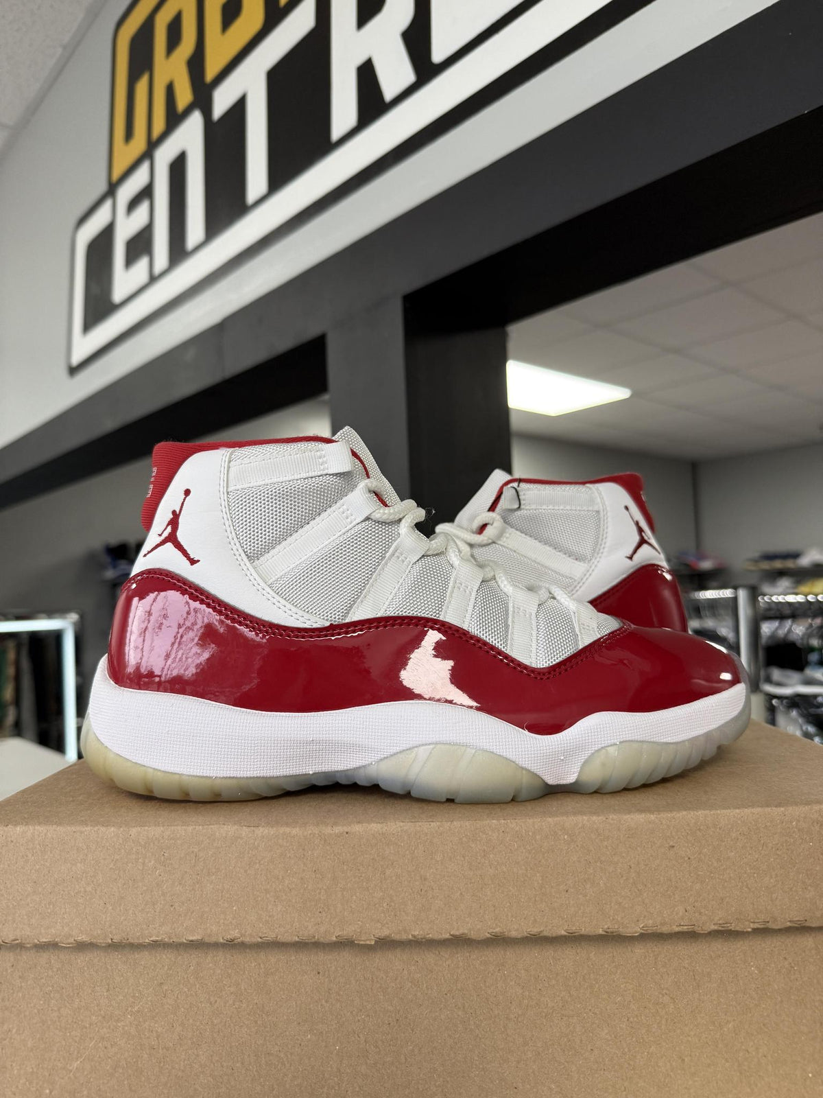 Jordan 11 "Cherry" Used Size 8.5