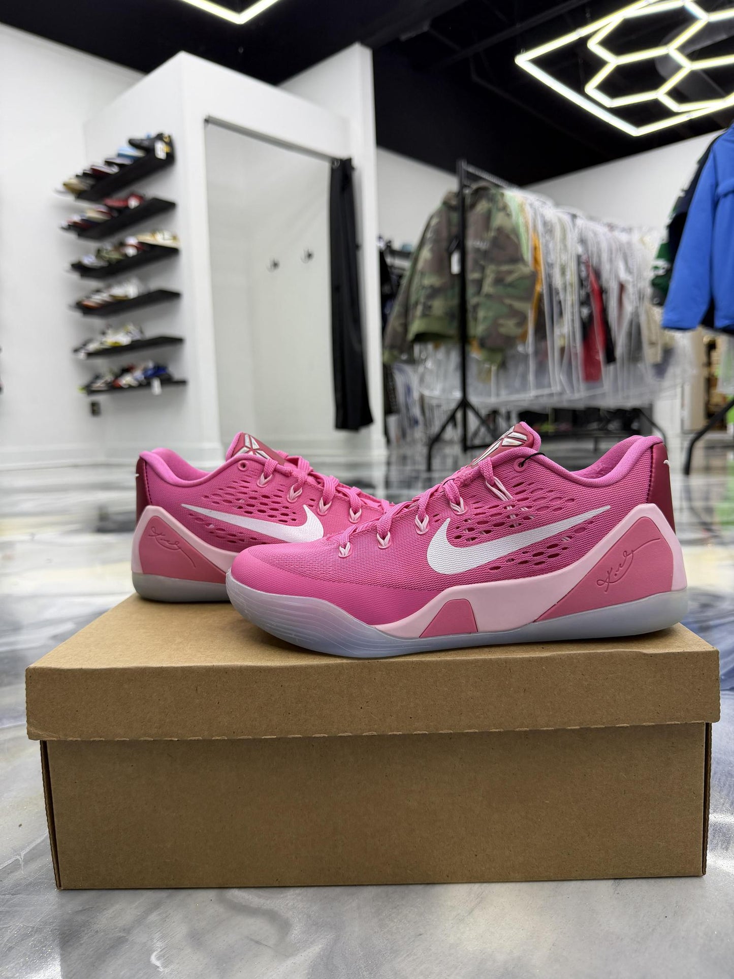 Kobe 9 EM Kay Yow Used Size 6Y/7.5W