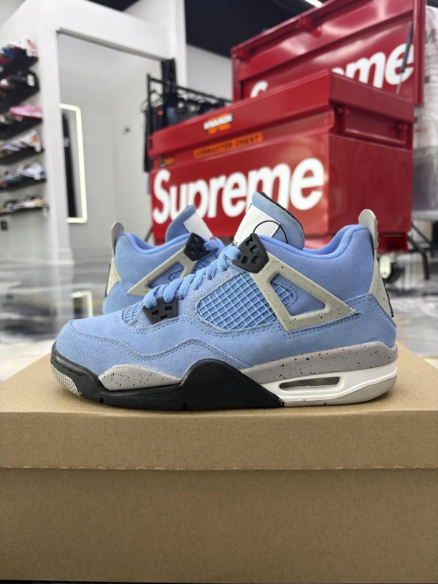 Jordan 4 "University Blue" Used Size 5Y/6.5W