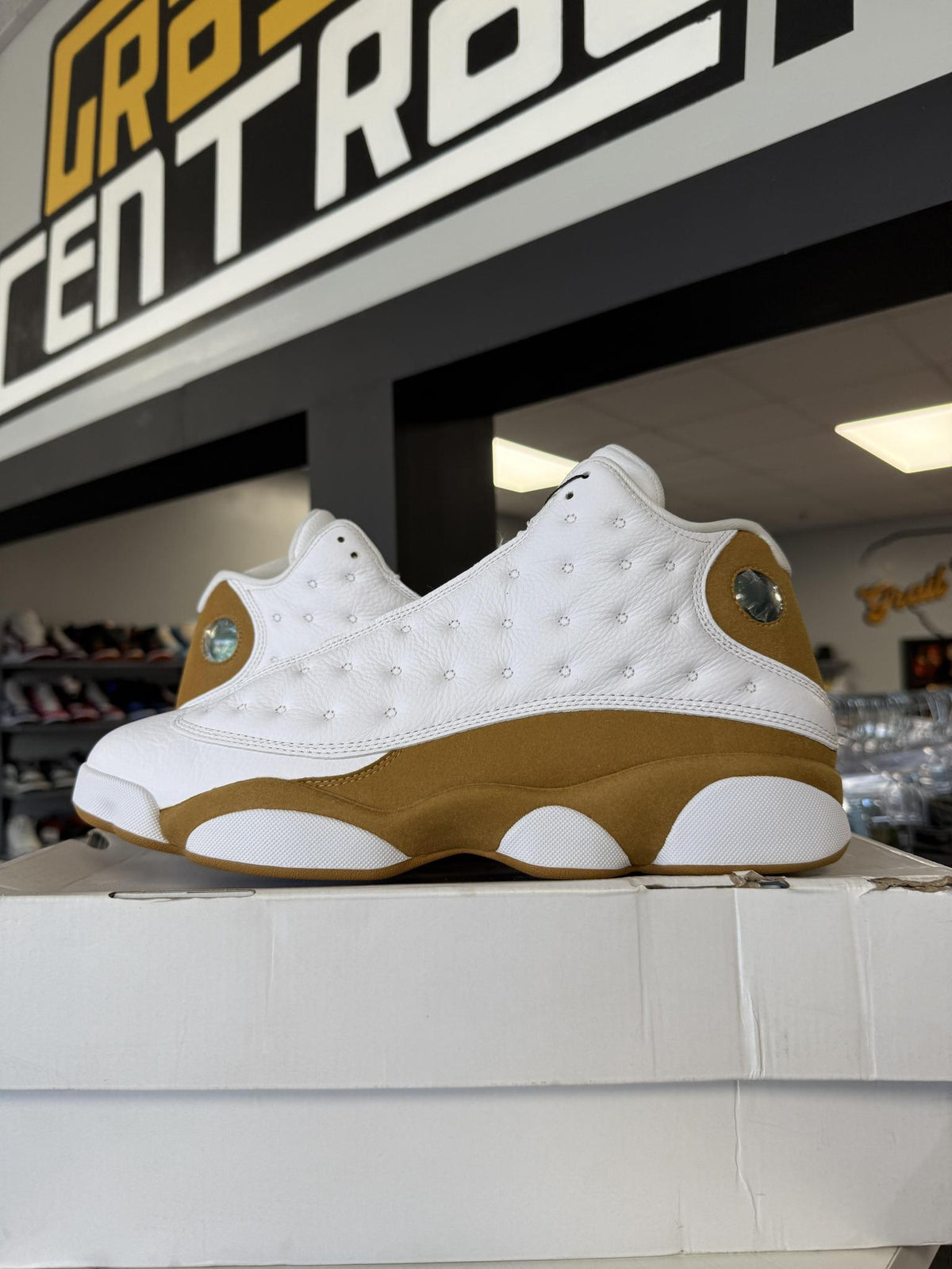 Jordan 13 "Wheat" Used Size 13