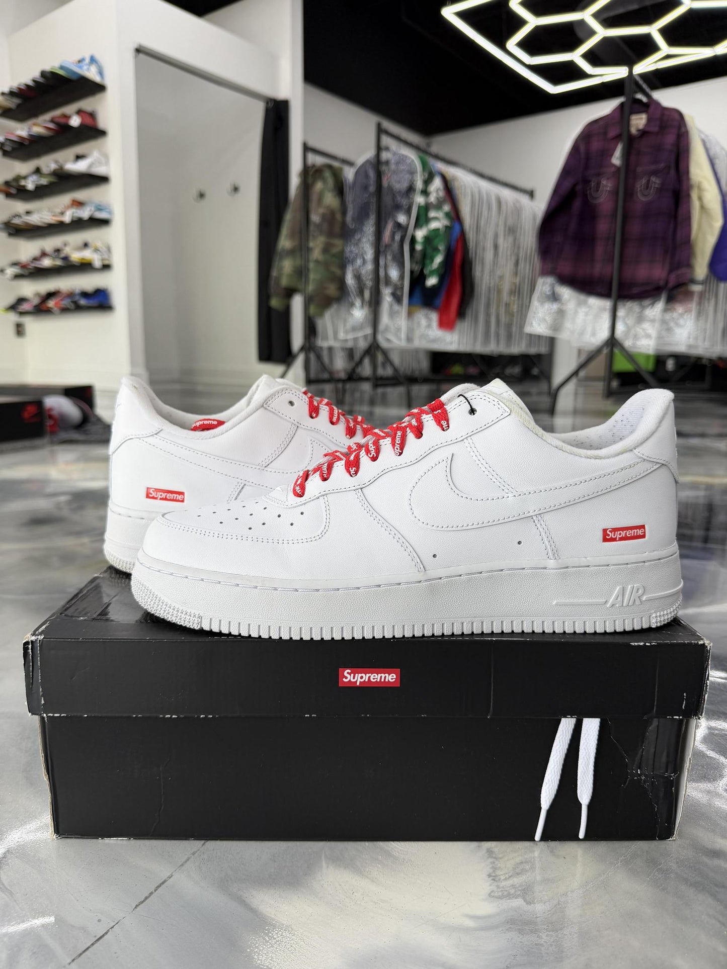 Nike Air Force One Low Supreme Used Size 12