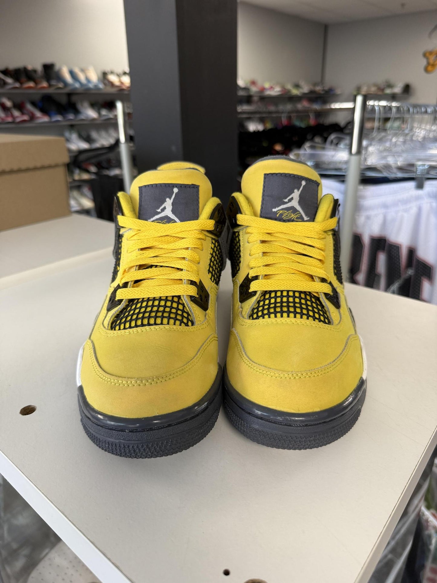 Jordan 4 "Lightning" Used Size 6Y/7.5W