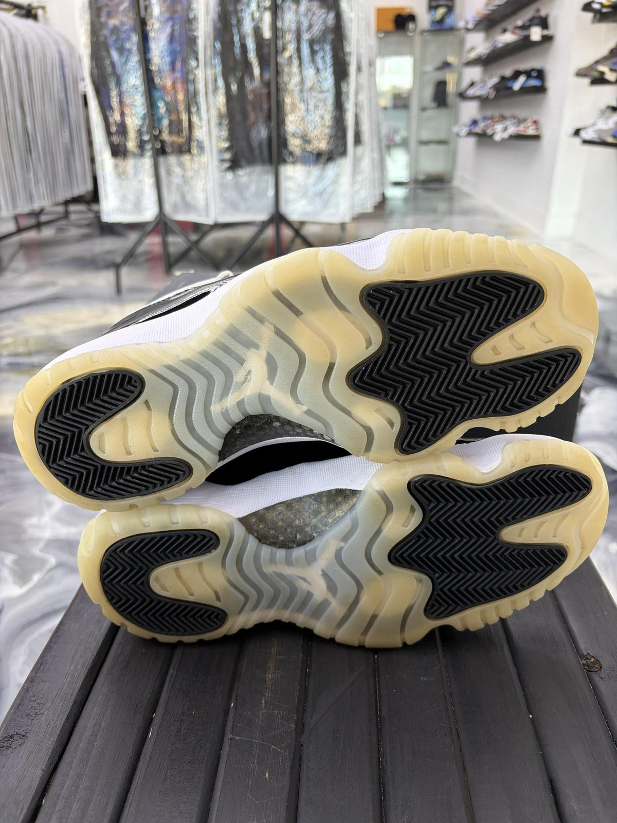Jordan 11 "DMP Gratitude" Used Size 8.5