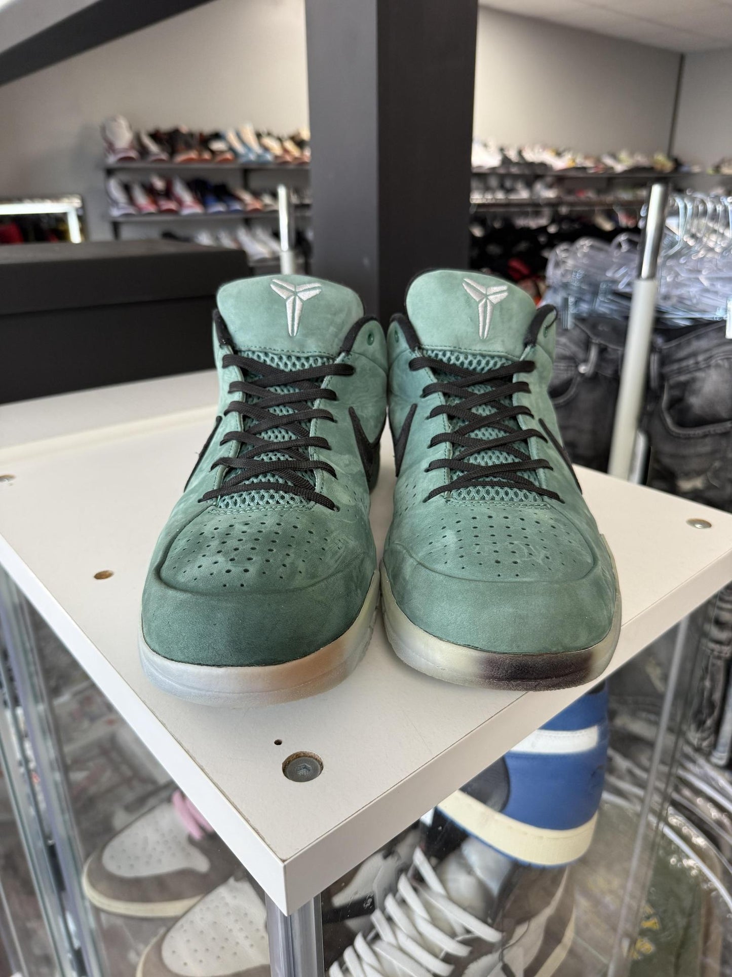 Kobe 4 Girl "Dad" Used Size 12