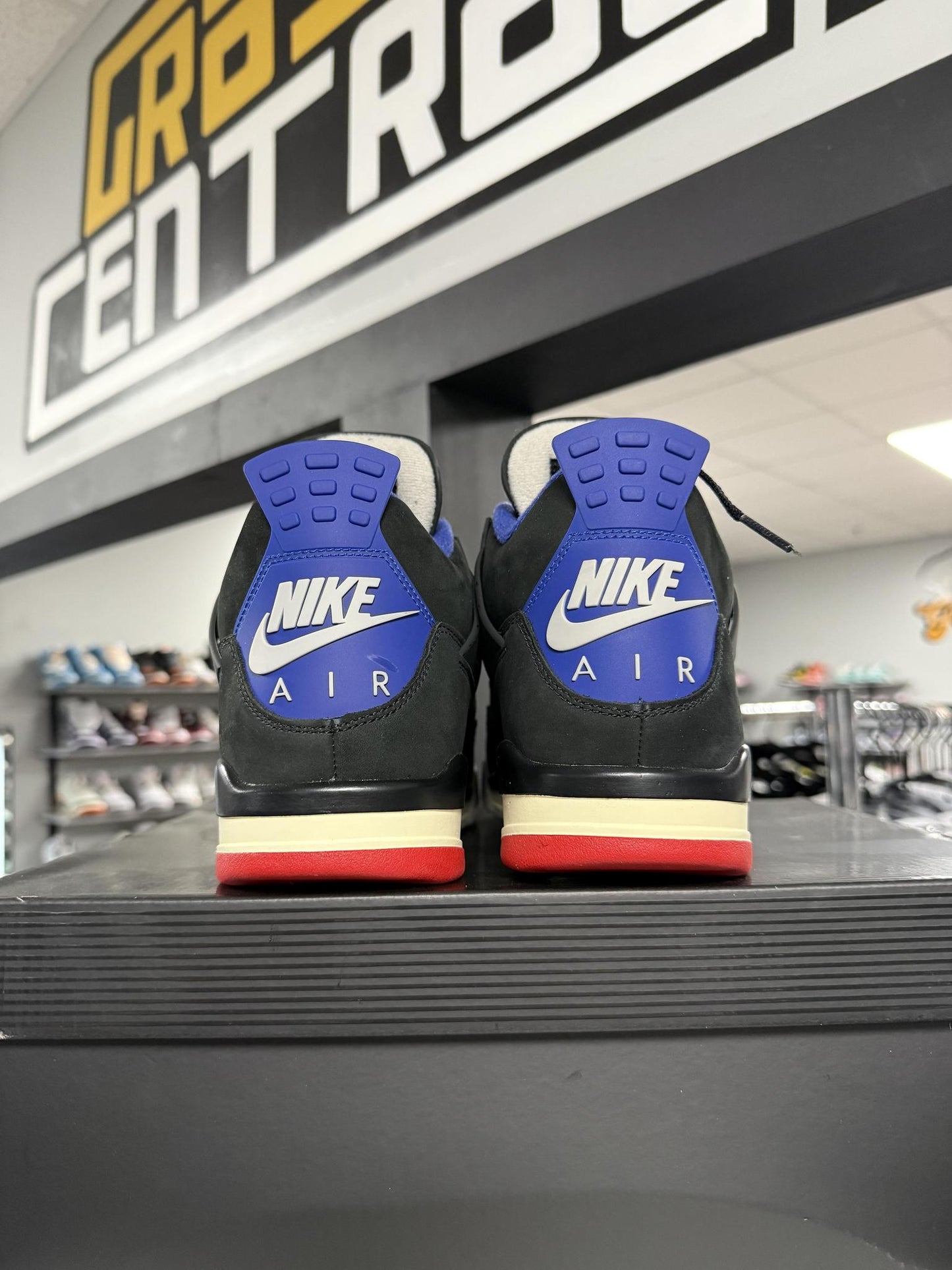Jordan 4 "Rare Air" Used Size 11.5