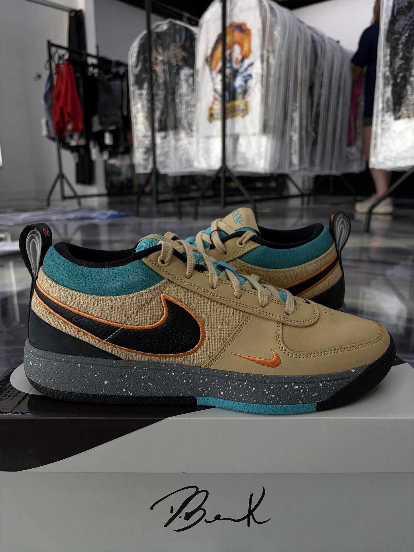 Nike Book 1 "Mowabb" Used Size 10