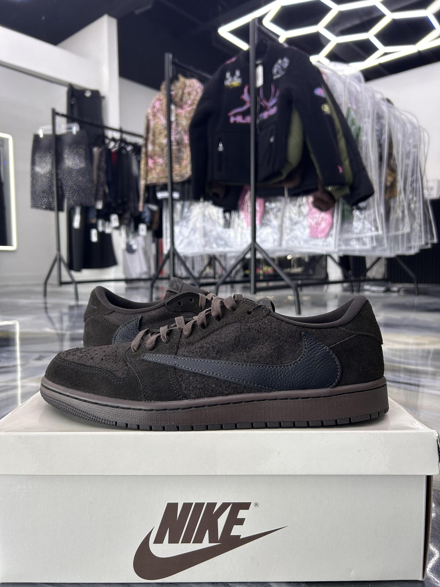 Jordan 1 Travis Scott "Velvet" Used Size 11.5