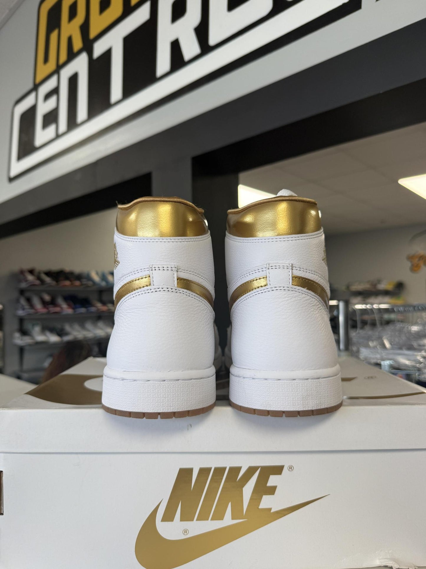 Jordan 1 "Metallic Gold" Used Size 13