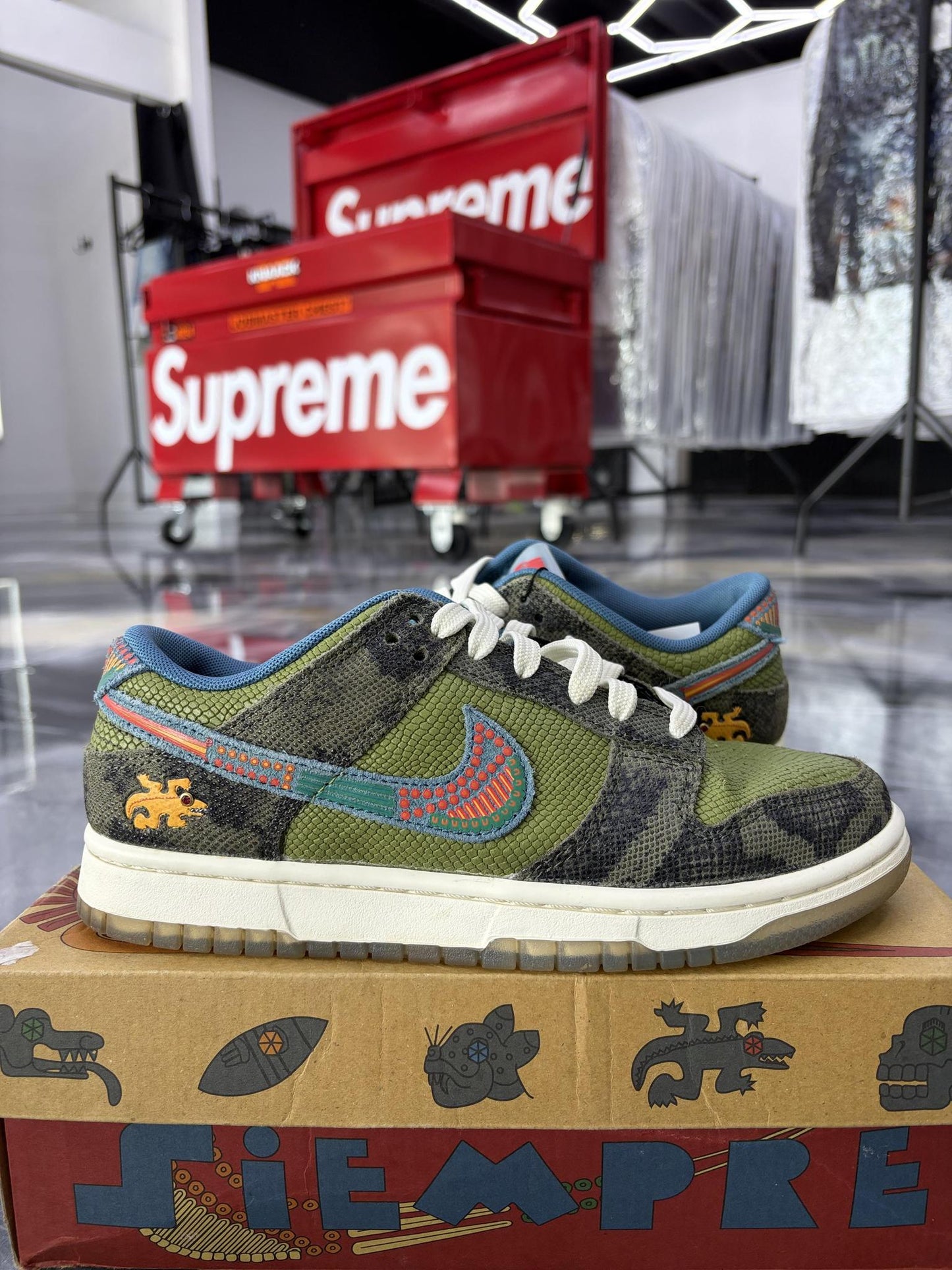 Nike Dunk Low Siempre Familia Used Size 6Y/7.5W